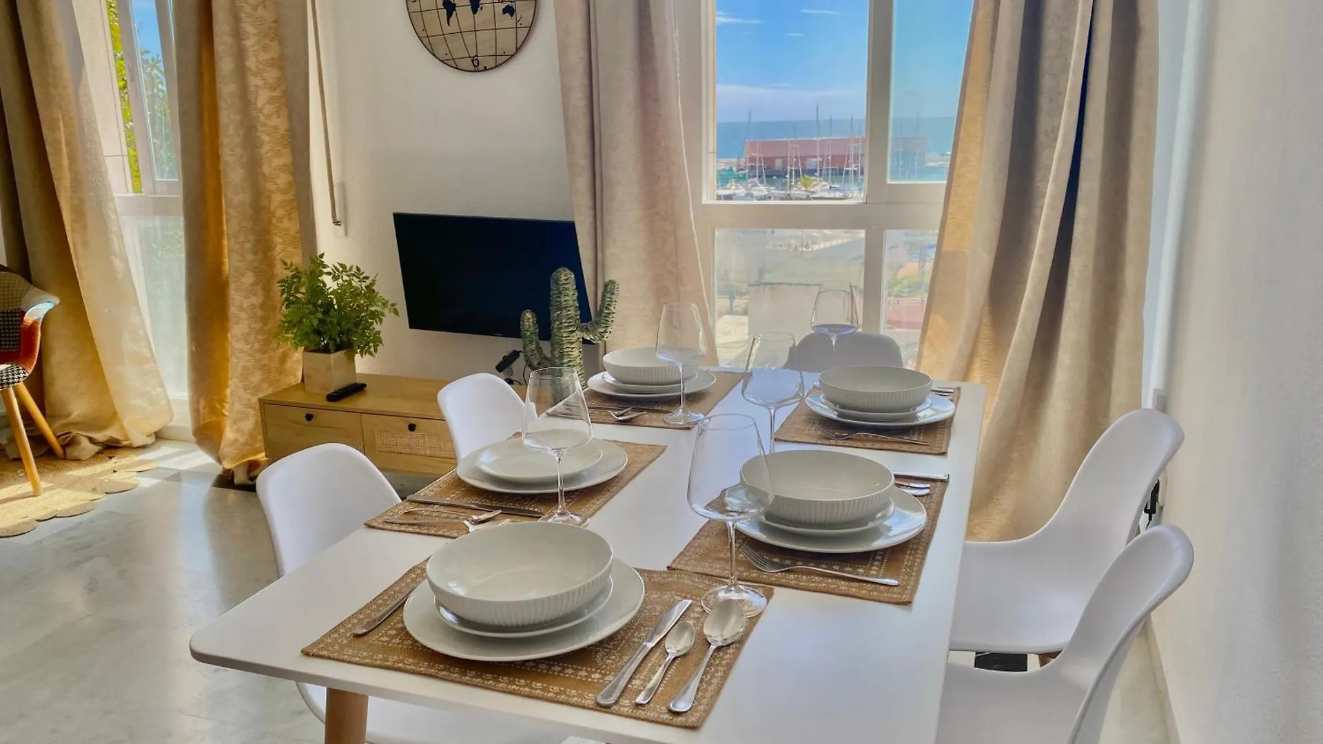 Apartamento Seafront In Marbella With Pool And Garage