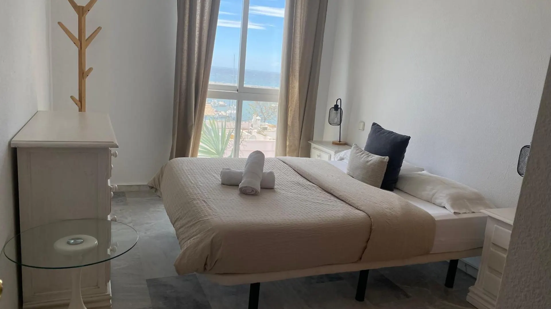 Seafront In Marbella With Pool And Garage Apartment